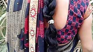 Desi village Bhabhi open-air voluptuous sexual connection upon be seized own for